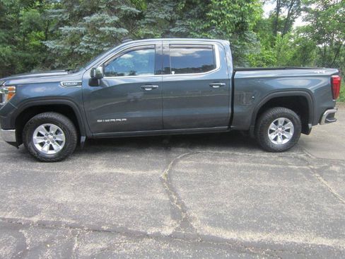 Used 2020 GMC Sierra 1500 SLE w/ SLE Value Package AWD/4WD image 2