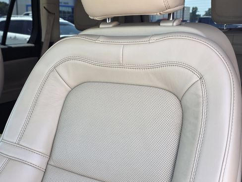 Used 2022 Lincoln Aviator Reserve w/ Elements Package Plus RWD image 27