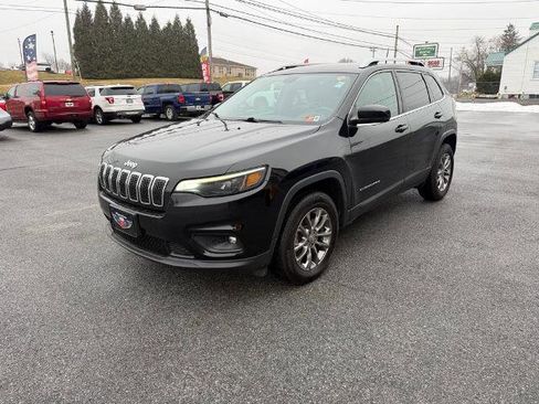 Used 2019 Jeep Cherokee Latitude Plus w/ Cold Weather Group image 4