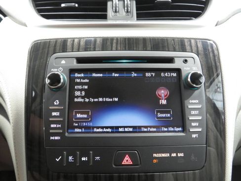 Used 2014 Chevrolet Traverse LT FWD image 20