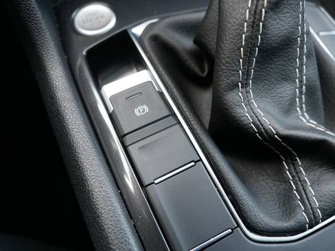 Certified 2024 Volkswagen Tiguan SE R-Line image 34