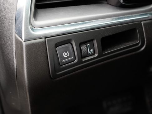 Used 2019 Cadillac XT5 Luxury image 19