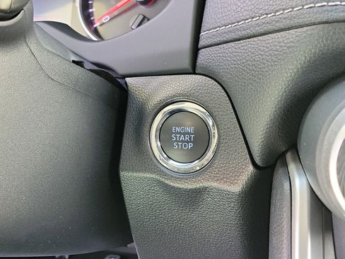 Used 2022 Toyota RAV4 XLE image 28