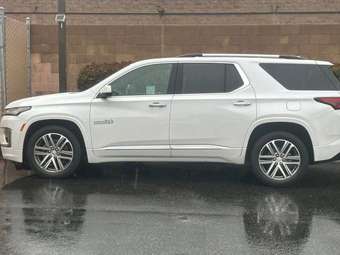 Used 2023 Chevrolet Traverse High Country w/ LPO, Floor Liner Package image 7