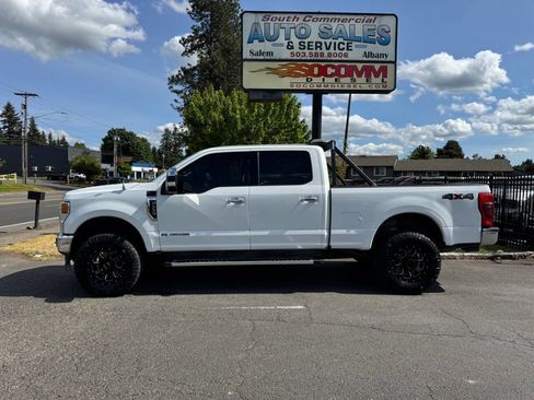 Used 2022 Ford F250 XLT w/ XLT Premium Package AWD/4WD image 2