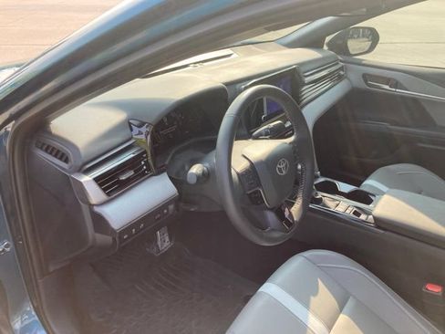 Used 2025 Toyota Camry SE FWD image 13