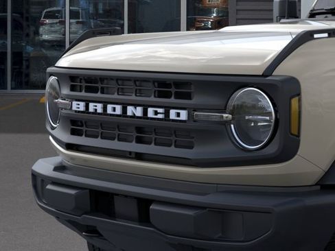 New 2025 Ford Bronco 4-Door AWD/4WD image 19