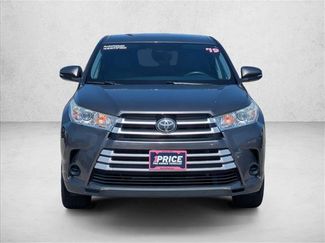Used 2019 Toyota Highlander LE FWD video 2