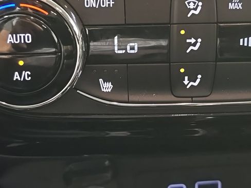 Used 2025 Chevrolet Trax ACTIV w/ Driver Confidence Package FWD image 26