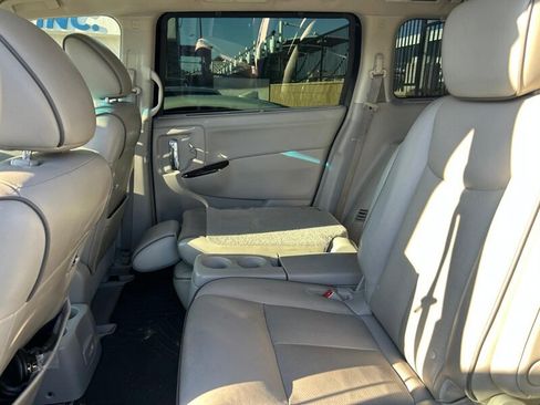Used 2012 Nissan Quest LE FWD image 15
