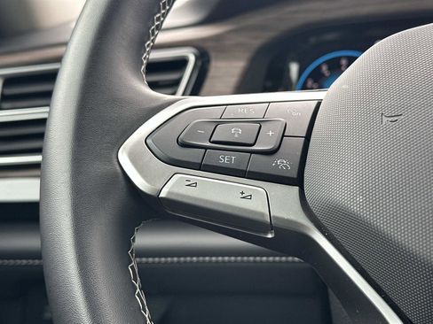 Used 2025 Volkswagen Atlas SEL image 24