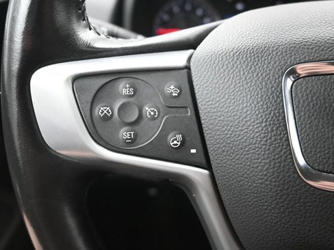 Used 2022 GMC Terrain SLT w/ LPO, Floor Liner Package AWD/4WD image 25