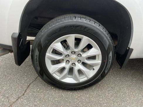 Used 2020 Chevrolet Silverado 1500 Custom w/ Custom Value Package image 25