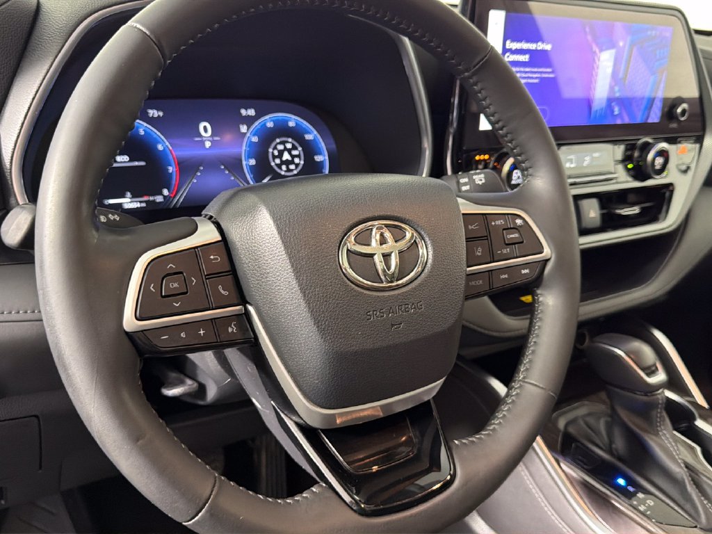 Used 2023 Toyota Highlander Platinum AWD/4WD image 22