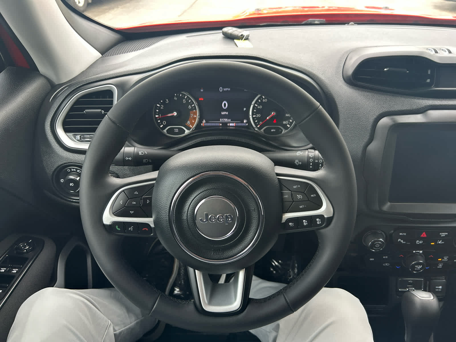 Used 2021 Jeep Renegade Latitude w/ Luxury Group I FWD image 15