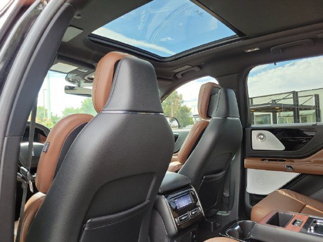 Used 2024 Lincoln Aviator Reserve w/ Equipment Group 201A AWD/4WD image 24