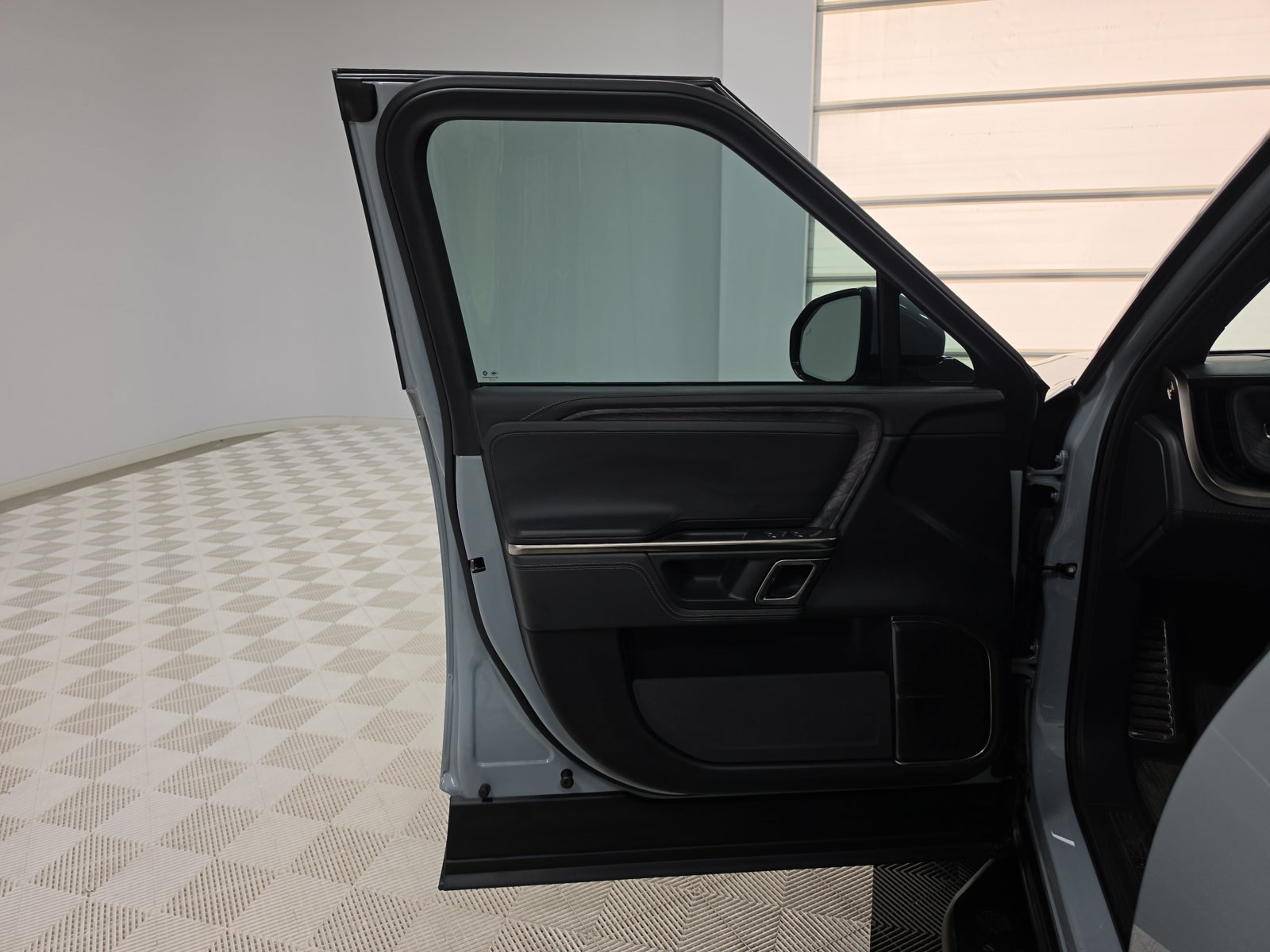 Used 2022 Rivian R1T Adventure AWD/4WD image 16