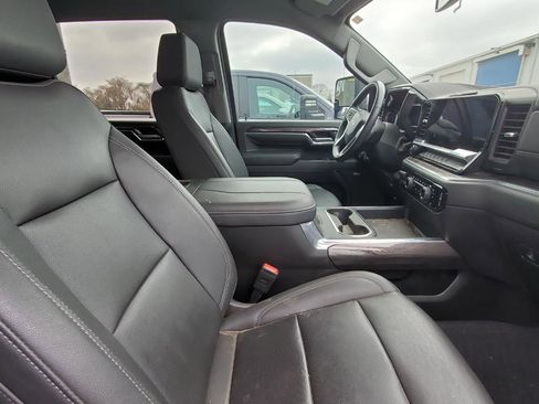 Used 2024 Chevrolet Silverado 3500 LTZ w/ LTZ Plus Package image 4