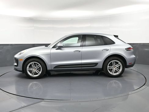 Certified 2025 Porsche Macan AWD/4WD image 2
