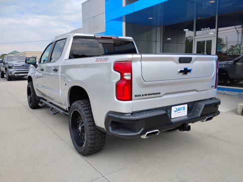 Used 2021 Chevrolet Silverado 1500 LT Trail Boss w/ Convenience Package II AWD/4WD image 9