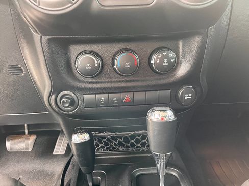 Used 2016 Jeep Wrangler Unlimited Sport w/ Quick Order Package 24S AWD/4WD image 24