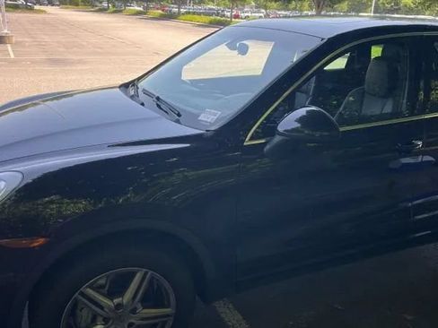 Used 2014 Porsche Cayenne S AWD/4WD image 2
