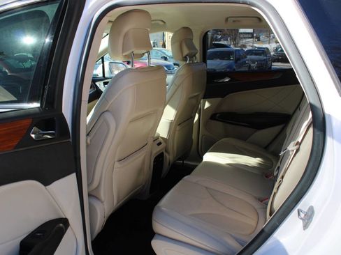 Used 2018 Lincoln MKC Select w/ Select Plus Package image 25