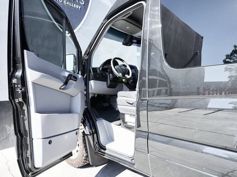 Used 2017 Mercedes-Benz Sprinter 3500 image 21