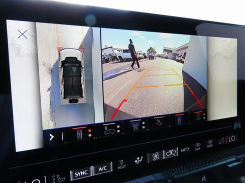 Used 2024 GMC Hummer EV 3X image 46