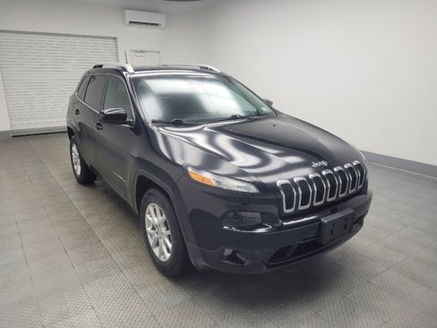 Used 2018 Jeep Cherokee Latitude Plus w/ Cold Weather Group image 13