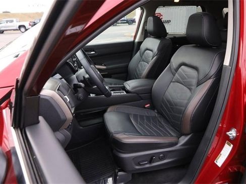 Certified 2024 Nissan Pathfinder Platinum w/ Cargo Package image 10