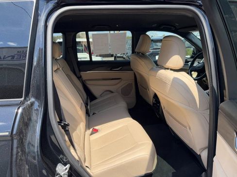 Used 2023 Jeep Grand Cherokee Limited w/ Luxury Tech Group II image 10