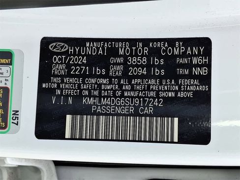 Certified 2025 Hyundai Elantra Sport image 27