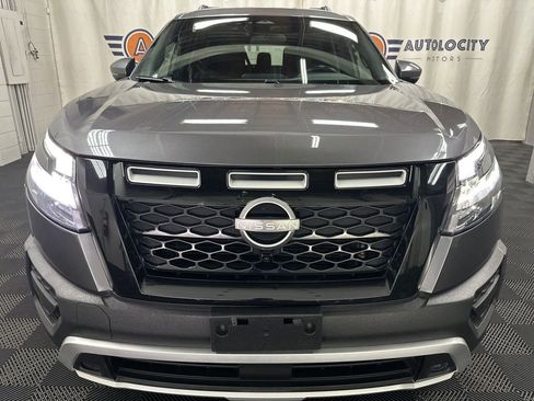 Used 2025 Nissan Pathfinder Rock Creek image 3