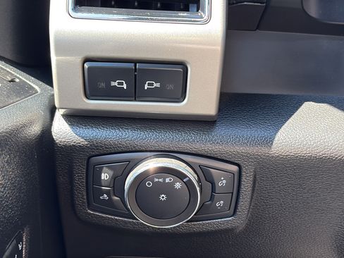 Used 2020 Ford F350 Lariat AWD/4WD image 24