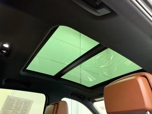 Used 2022 Audi e-tron Premium image 10