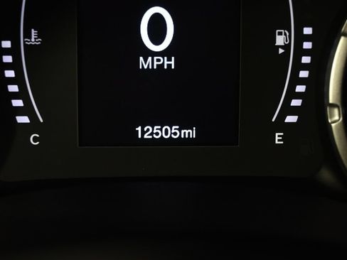 Used 2023 Jeep Renegade Latitude AWD/4WD image 26