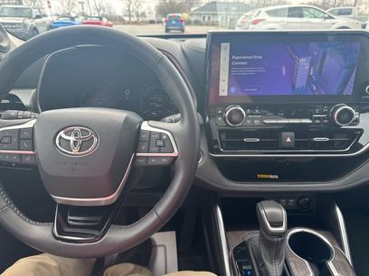 Used 2023 Toyota Highlander Platinum