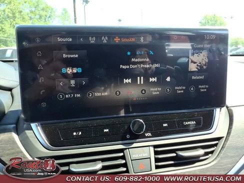 Used 2025 Nissan Altima 2.5 SL FWD image 31