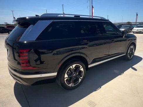 Used 2026 Hyundai Palisade Limited FWD image 8