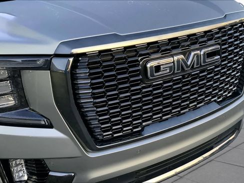 Used 2023 GMC Yukon Denali Ultimate AWD/4WD image 29