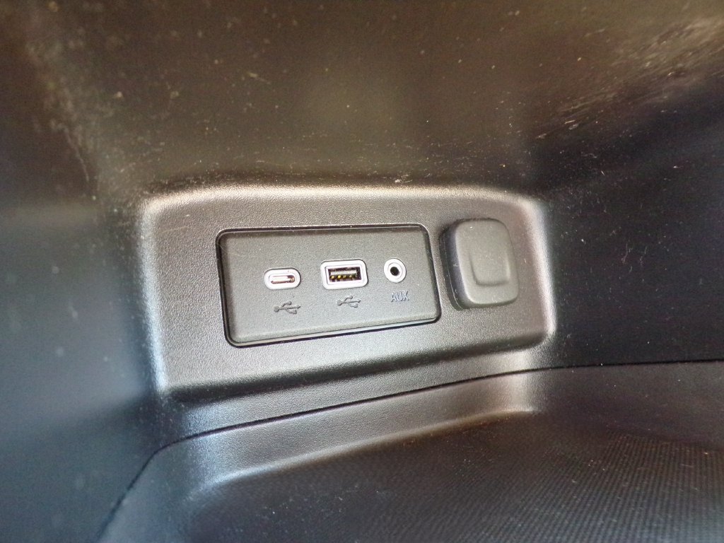 Used 2021 Chevrolet Equinox LS AWD/4WD image 22