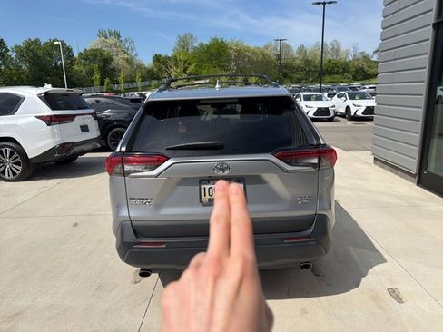 Used 2022 Toyota RAV4 XLE AWD/4WD image 4