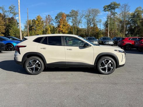 New 2026 Chevrolet Trax RS w/ Sunroof Package image 7