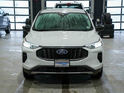 Used 2023 Ford Escape Active image 2