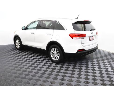 Used 2017 Kia Sorento AWD image 6