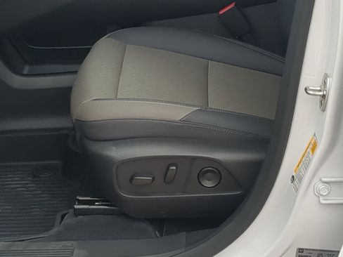 Used 2026 Chevrolet Equinox LT w/ Convenience Package II image 13