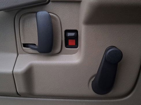 Used 2013 Chevrolet Express 1500 LS image 27