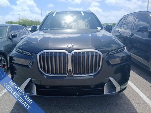 Used 2024 BMW X7 xDrive40i w/ Premium Package AWD/4WD image 2
