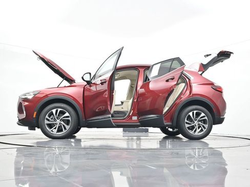 Used 2022 Buick Envision Essence w/ Safety Package image 45